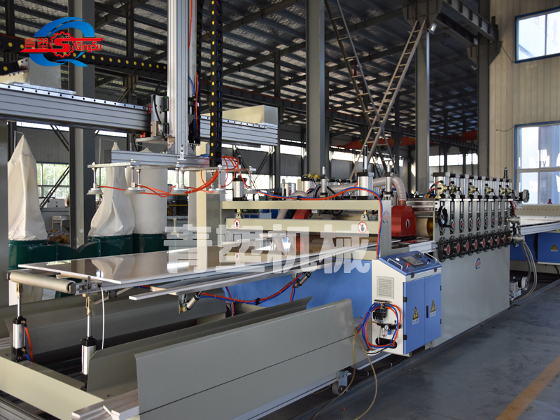 PVC結(jié)皮發(fā)泡板生產(chǎn)線SJSZ80/156